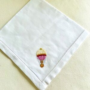 White Linen Napkins  Set of 4    Hand Embroidered with a Hot Air Balloon NWT